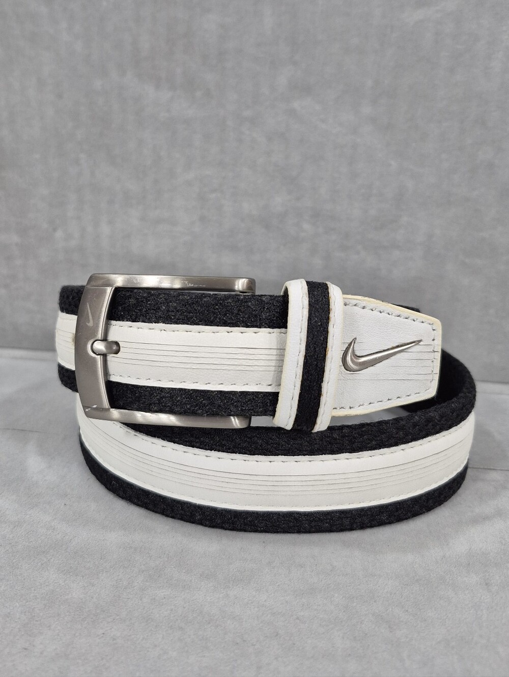 Nike belt men's 34 black webbed white leather overlay brushed silver buckle